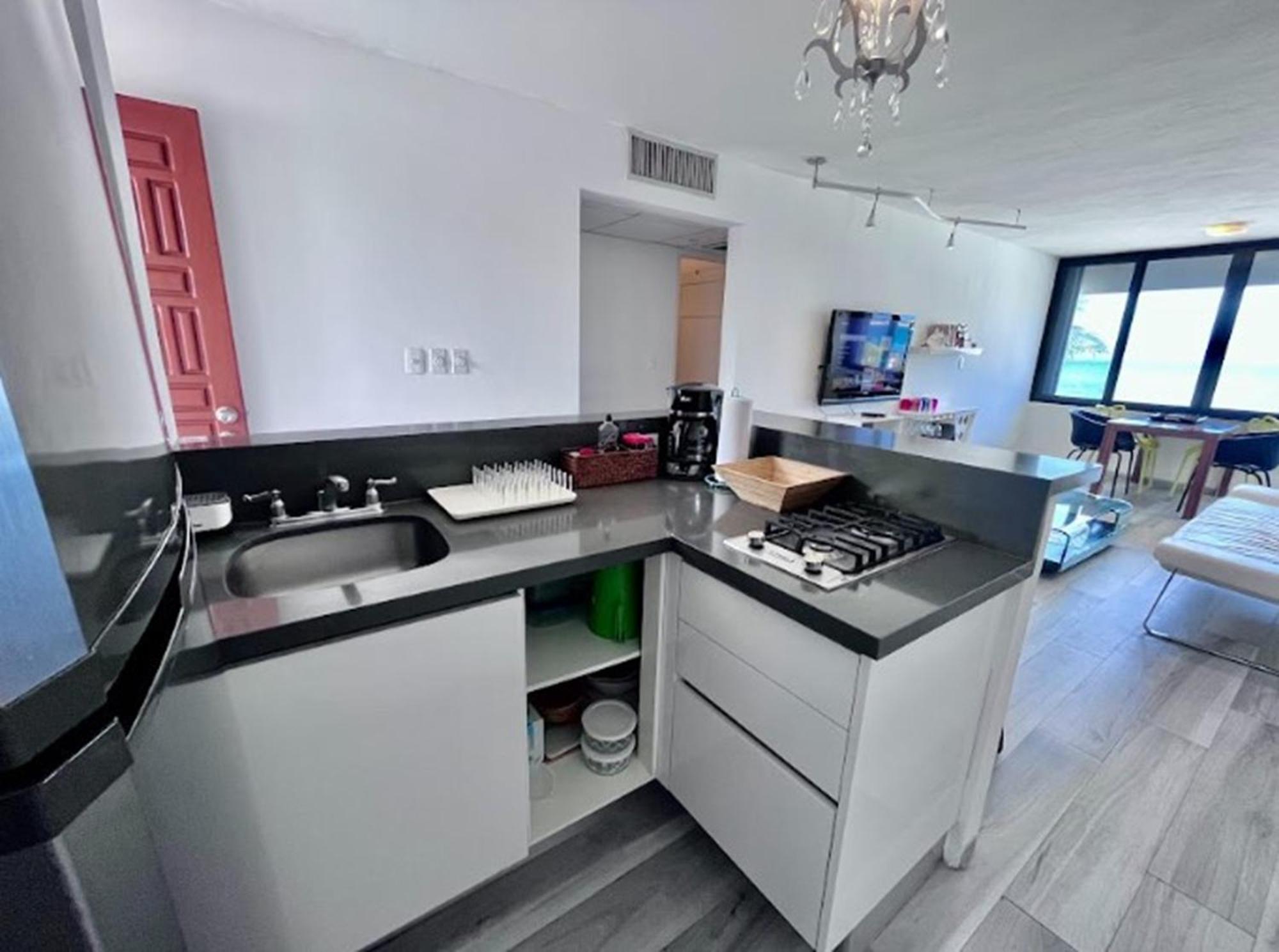 Oceanfront Condo At Unique Location Канкун Экстерьер фото